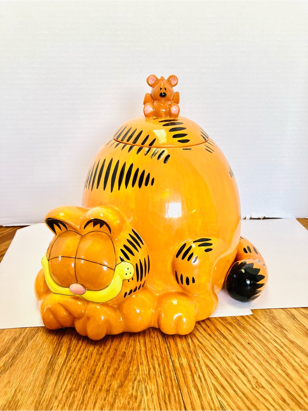 Garfield 2005 Paws Sleeping Garfield W/Pooky Bear Ceramic Cookie Jar Read Chip